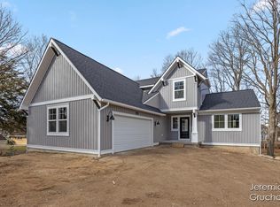 939 Buttrick Ave, Ada, MI 49301