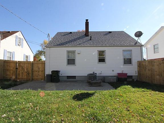 3rd image of 337 Hastings Ave