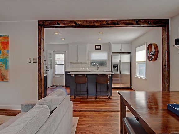 5th image of 802 E La Salle St