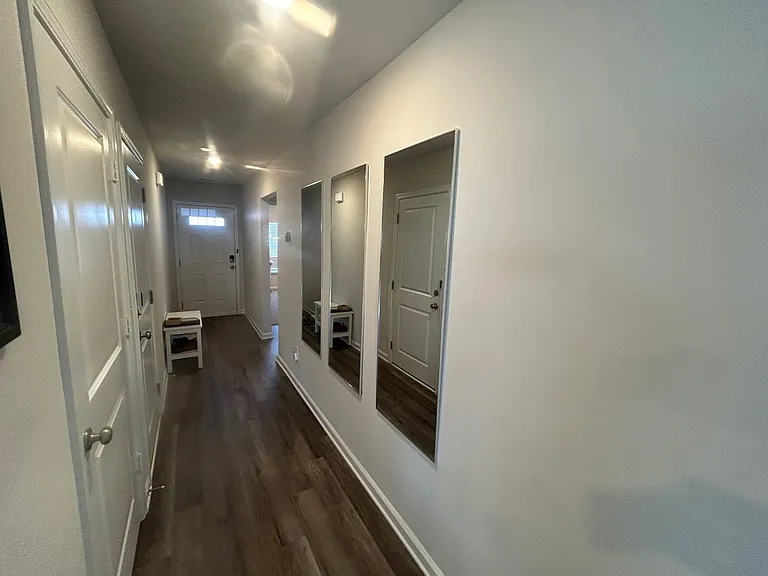417 Middlebury Ln — Photo 9