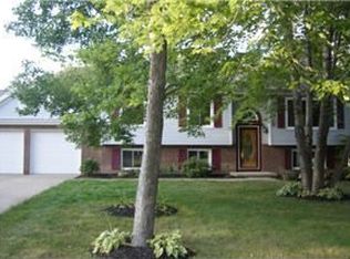 1421 Newport Dr, Macedonia, OH 44056