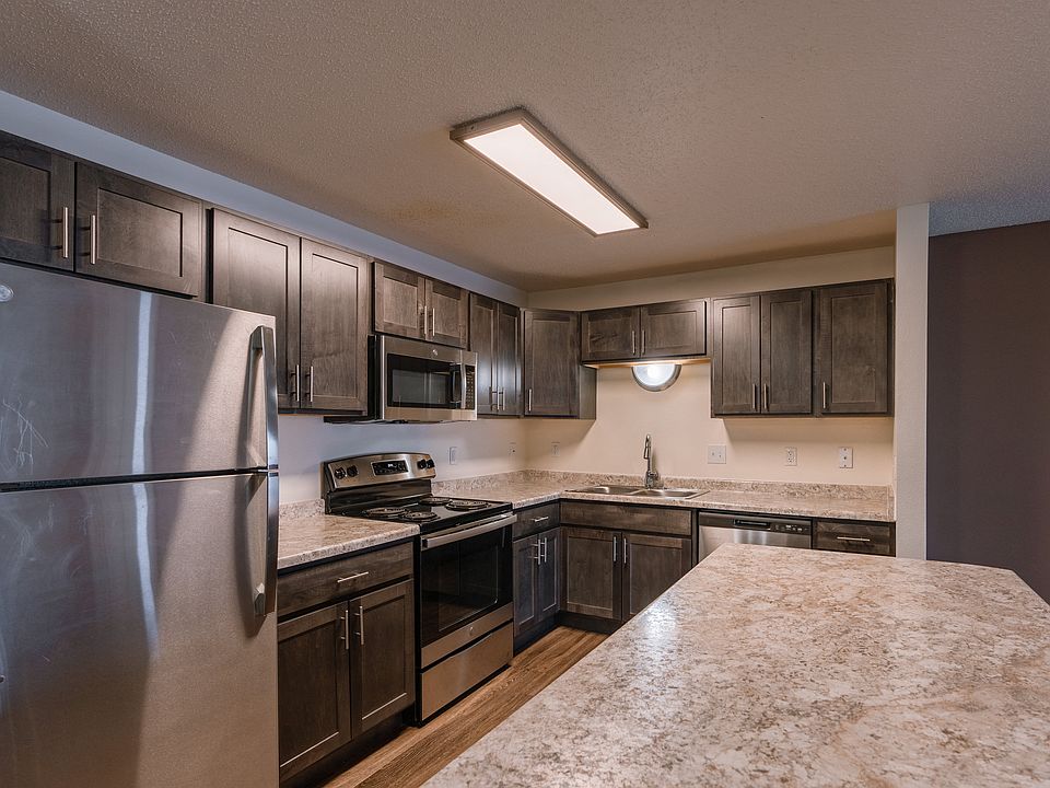 Fargo, ND Willow Park Apartments | Kitchen