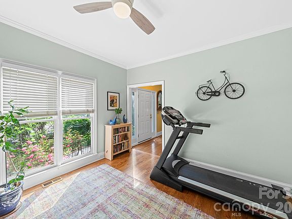 5th image of 1265 Braeburn Rd NW