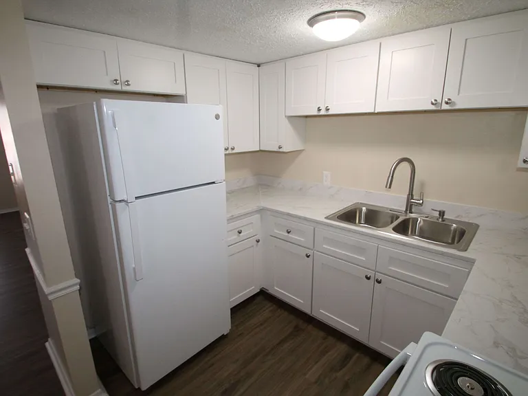 425 Tibet Ave #H — Photo 7