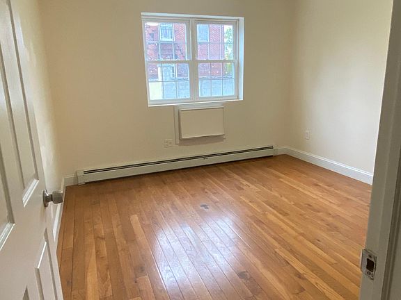 3rd image of 606 Mead St #2