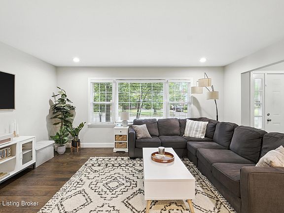5th image of 2265 Bradford Dr