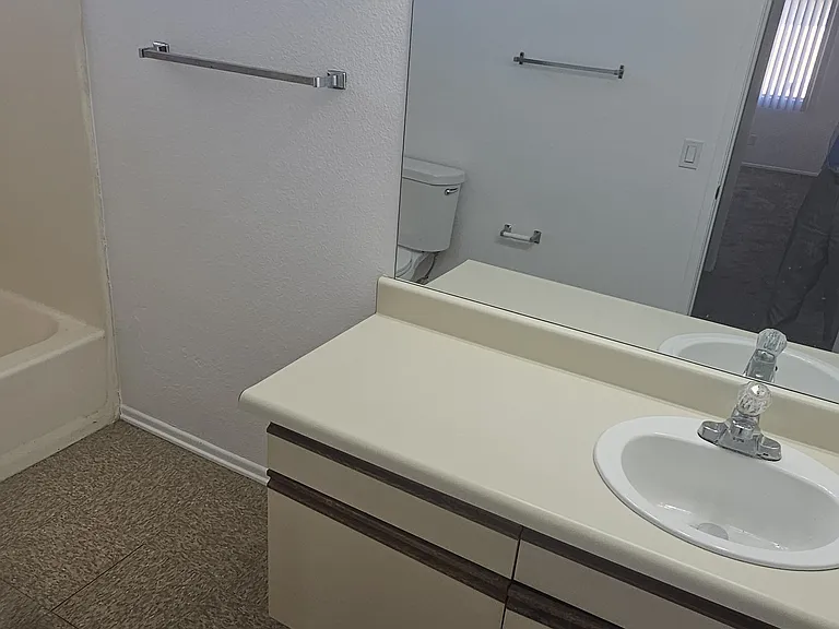 3242 W Orange Ave #7 — Photo 9