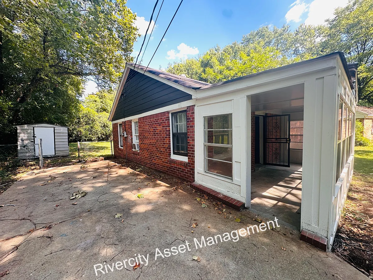 Building Photo - 3636 E Mallory Ave