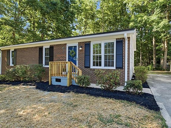 4th image of 210 Goodson Ave