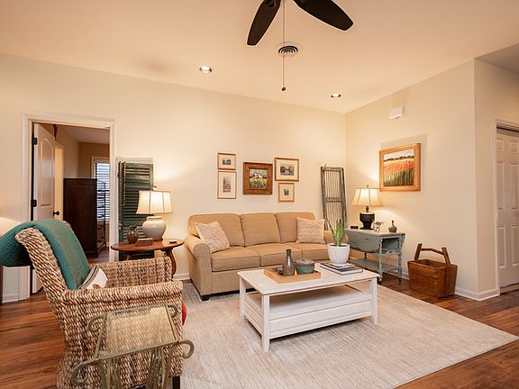 4th image of 232 Logan Lee Loop