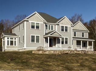 26 Spoondrift Rd, Falmouth, ME 04105