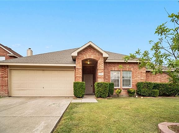 2nd image of 908 Oakcrest Dr