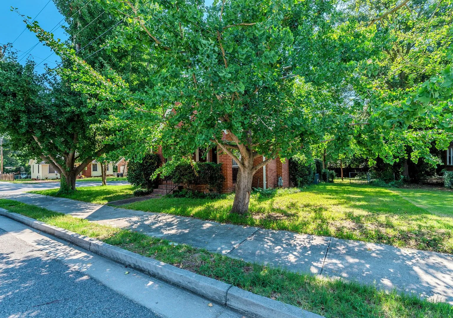 3 Bed/2 Bath house for rent near Medical District, with fenced back yard! — Photo 2