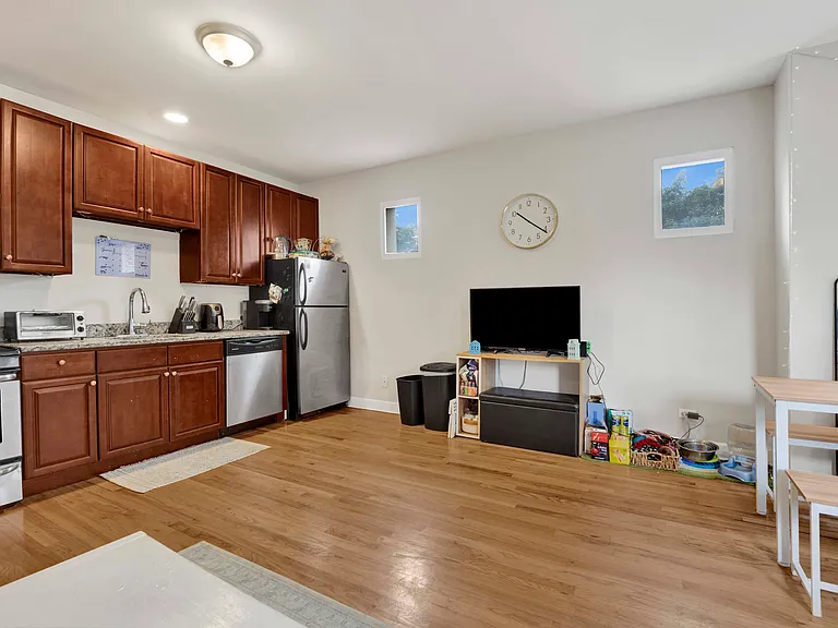 2456 N Hamlin Ave #3 — Photo 5