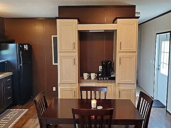 4th image of 456 Sarah Cir