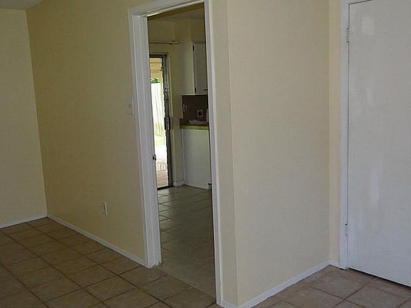 5th image of 10803 Sela Ln