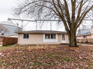 127 Bullard St, Poplar Grove, IL 61065