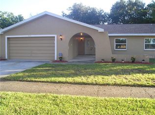 2033 Ridgecrest Dr, Dunedin, FL 34698