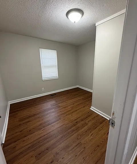 258 Oak St — Photo 9