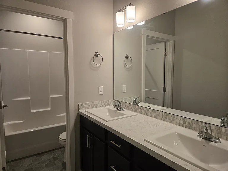 634 NW Gardenia Way — Photo 21
