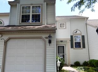 18 Woods Path, Troy, NY 12182