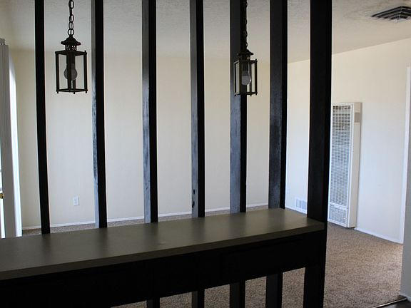 5th image of 212 Vassar Dr SE Unit 5