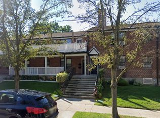 19658 67th Ave, Fresh Meadows, NY 11365