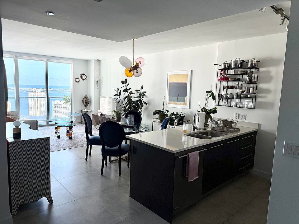 1st image of 500 Brickell Ave APT 3900