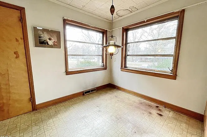 2 bed, 1688 sqft, $1,300 — Photo 4