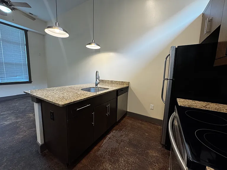 1125 Bainbridge St #6 — Photo 6