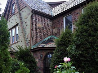 88-61 62nd Dr, Rego Park, NY 11374