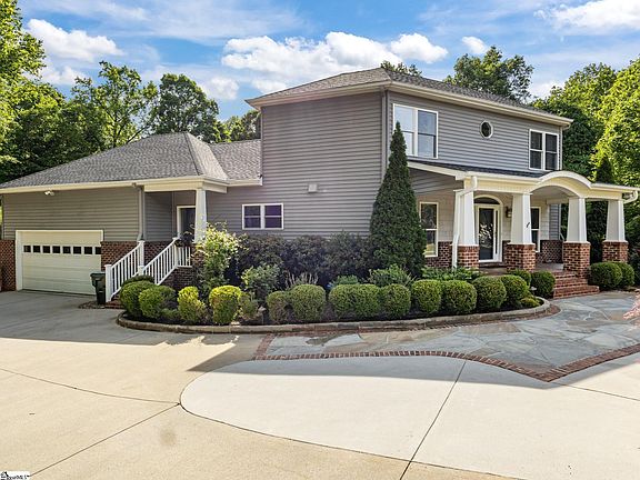 3rd image of 31 Silver Knoll Ct