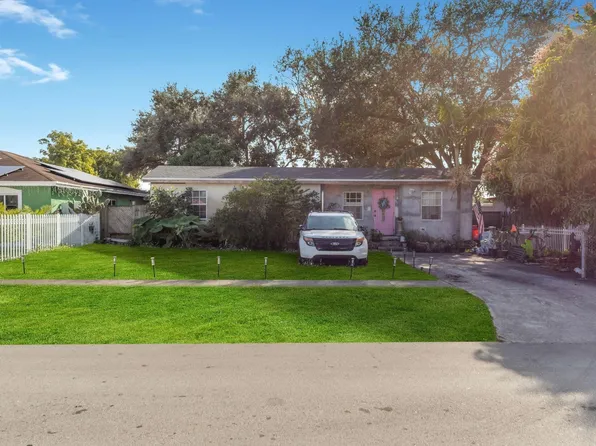 2250 NW 154th St, Miami Gardens, FL 33054