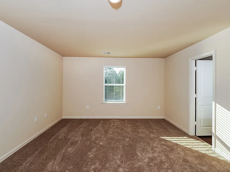 430 Clover Cir — Photo 6