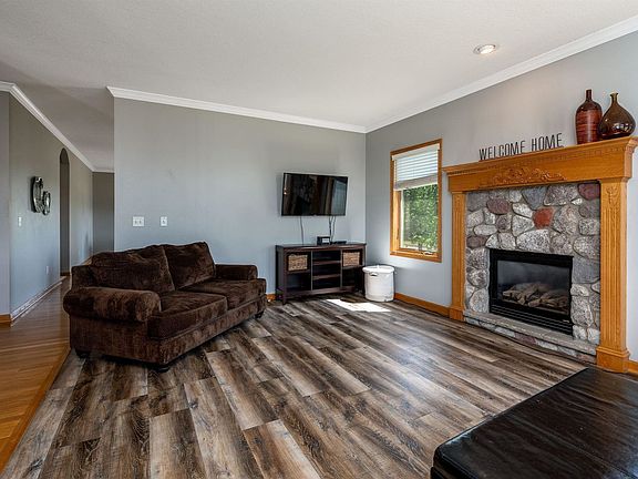 3rd image of 1790 Creekside Ln NE