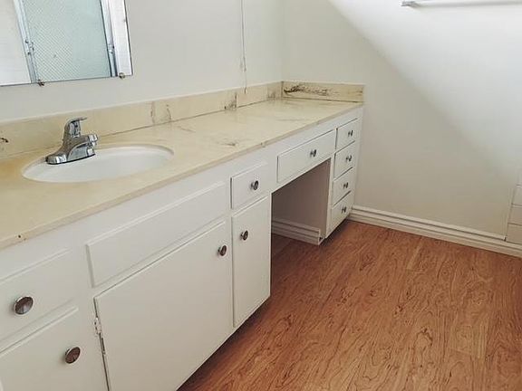 Full Bathroom #1 includes large vanity
