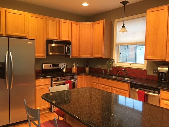 5th image of 1313 White Oak Dr