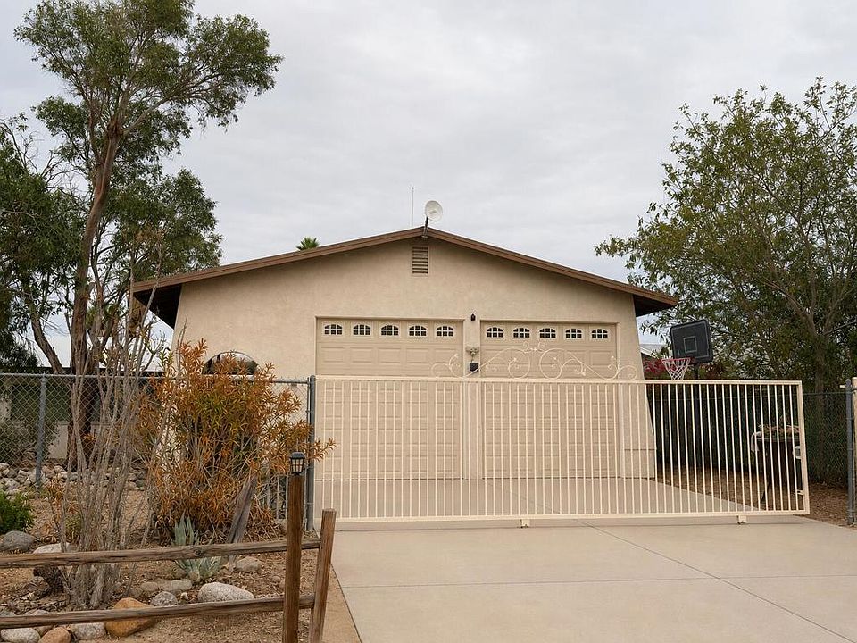 1st image of 944 Flamingo Ave