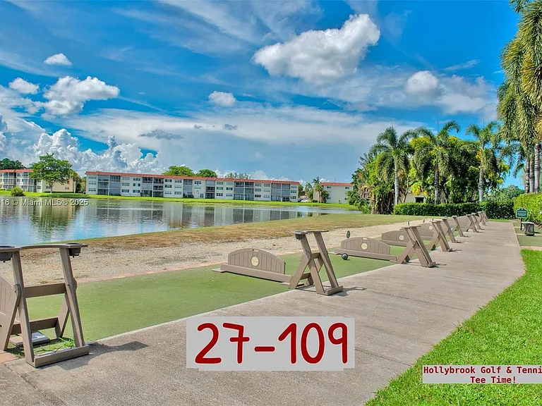 681 S Hollybrook Dr #109 — Photo 41