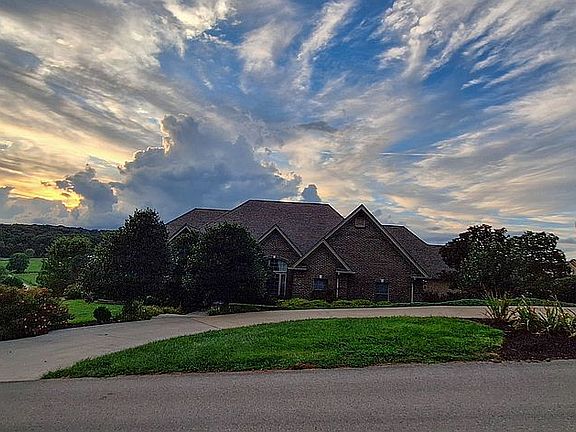 5th image of 190 Oakwood Dr
