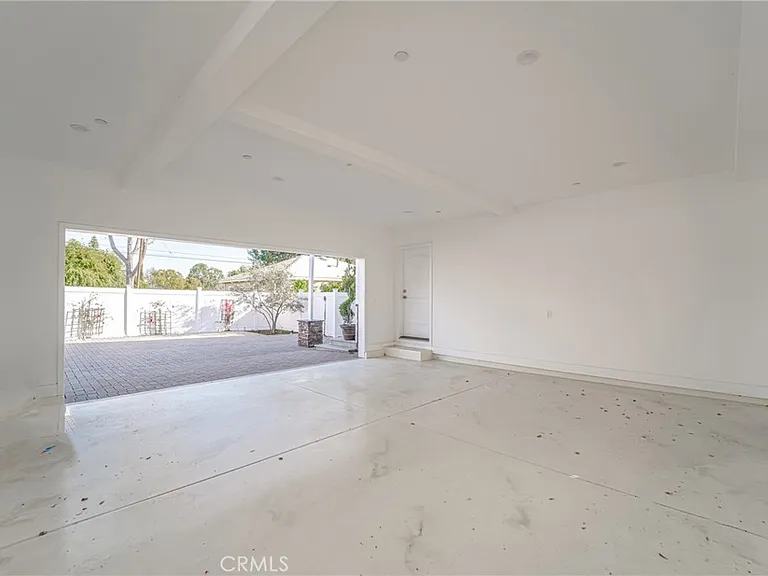 13128 Putnam St — Photo 30