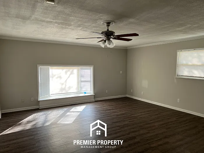 2322 Rodgers Dr NE — Photo 9