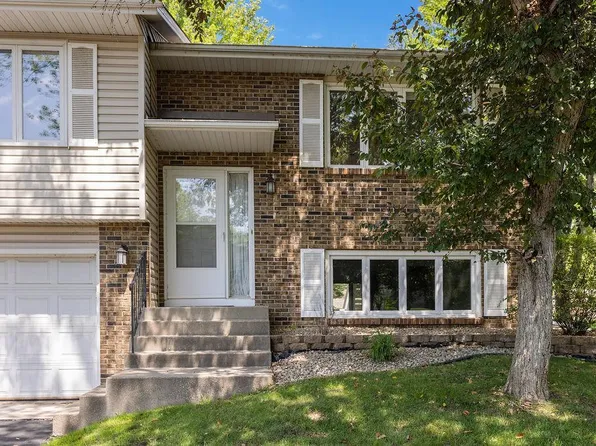 9818 Cavell Cir, Bloomington, MN 55438