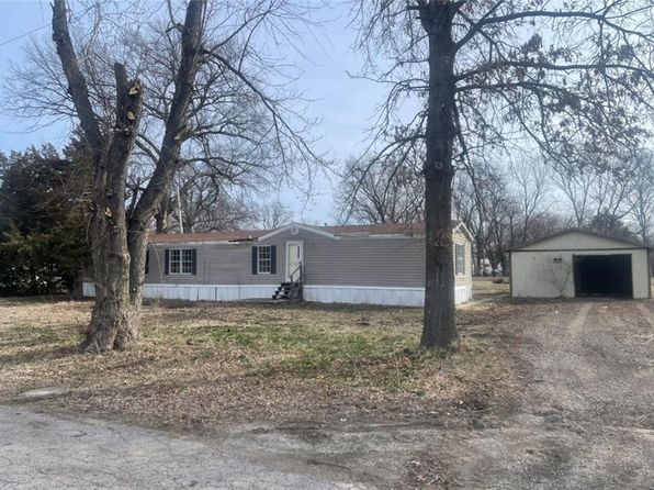 110 N Kansas St, Mulberry, KS 66756