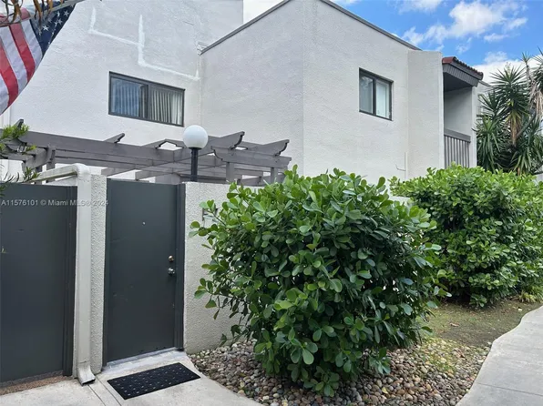4726 SW 67th Ave APT F7, Miami, FL 33155