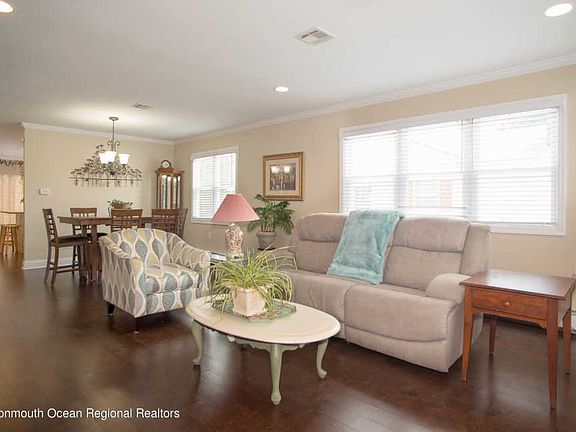 4th image of 12 Leighton Ct