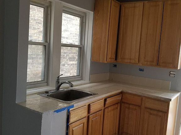 3rd image of 3806 N Albany Ave