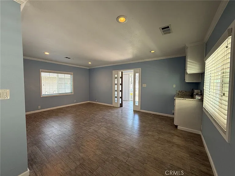 616 Huntington St — Photo 32