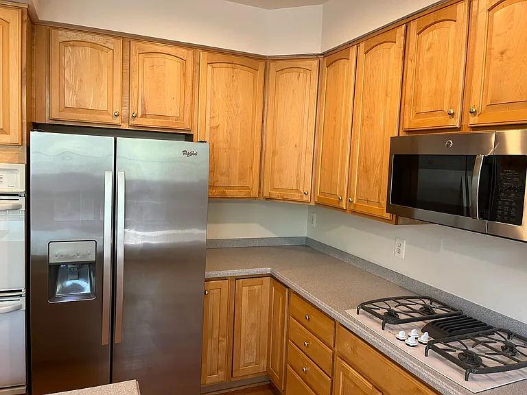 2743 Manhattan Pl — Photo 6