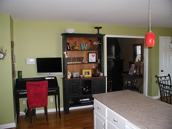 3rd image of 125 Tara Ct